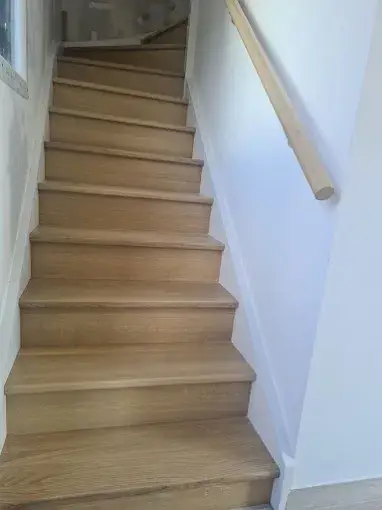 Escaliers bois à La Balme-de-Sillingy