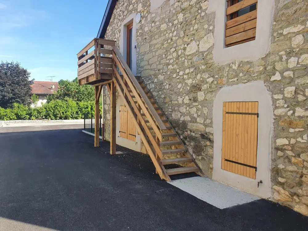 Escalier-bois-extérieur